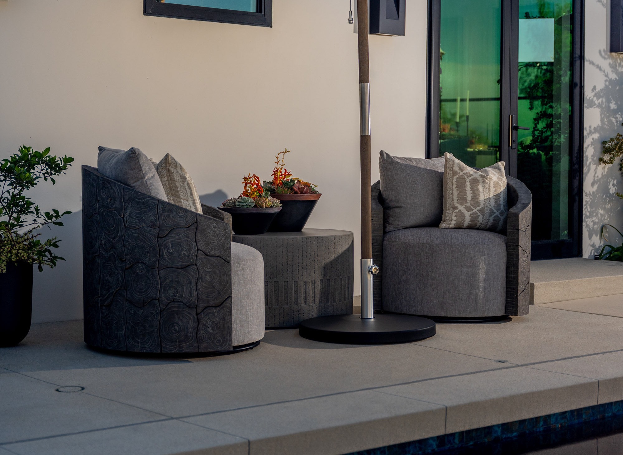 R&R and Bernhardt Redefine Hollywood Outdoors