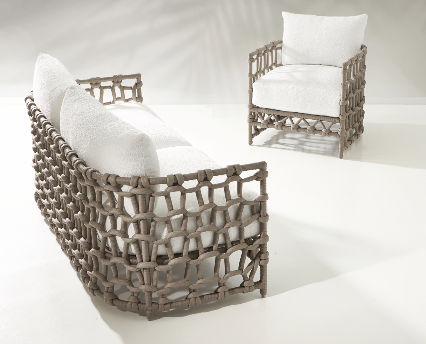 Explore a new expression of outdoor living—where sophisticated design, luxurious comfort, and timeless beauty come together.