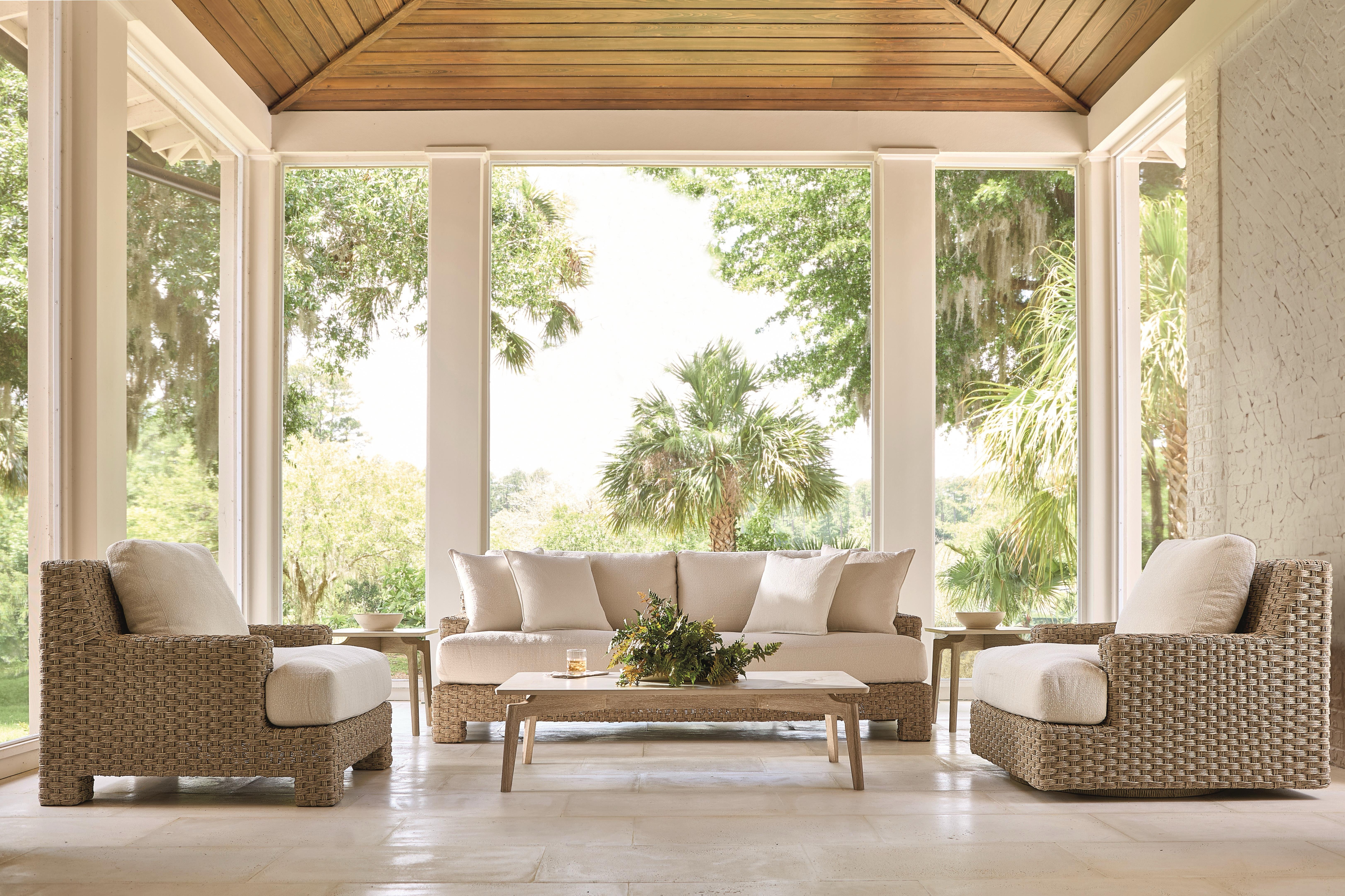 Explore a new expression of outdoor living—where sophisticated design, luxurious comfort, and timeless beauty come together.