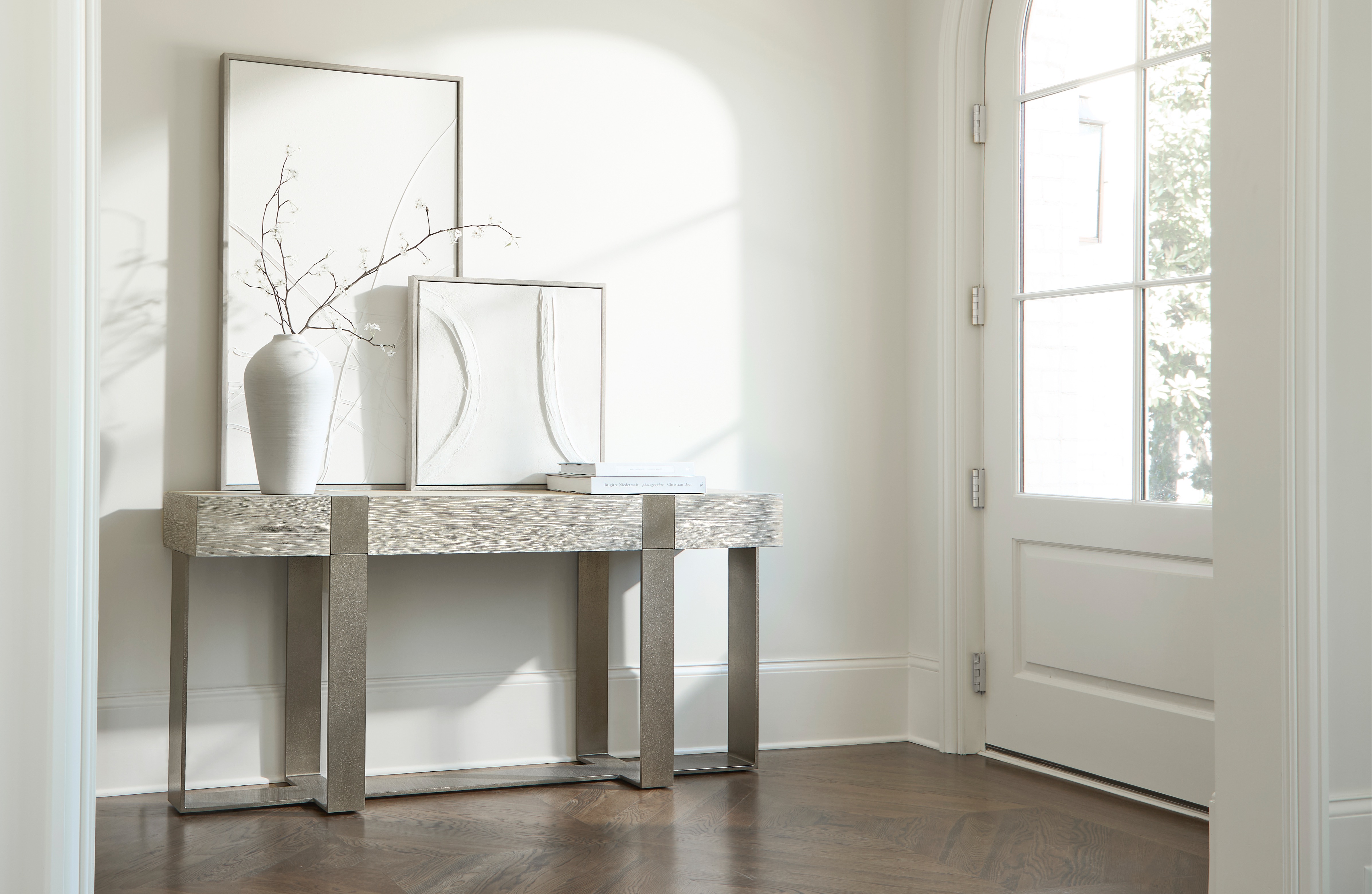 With architectural lines, textured metals, and a warm palette, Bernhardt’s Tempo collection is structured, modern, and effortlessly refined.