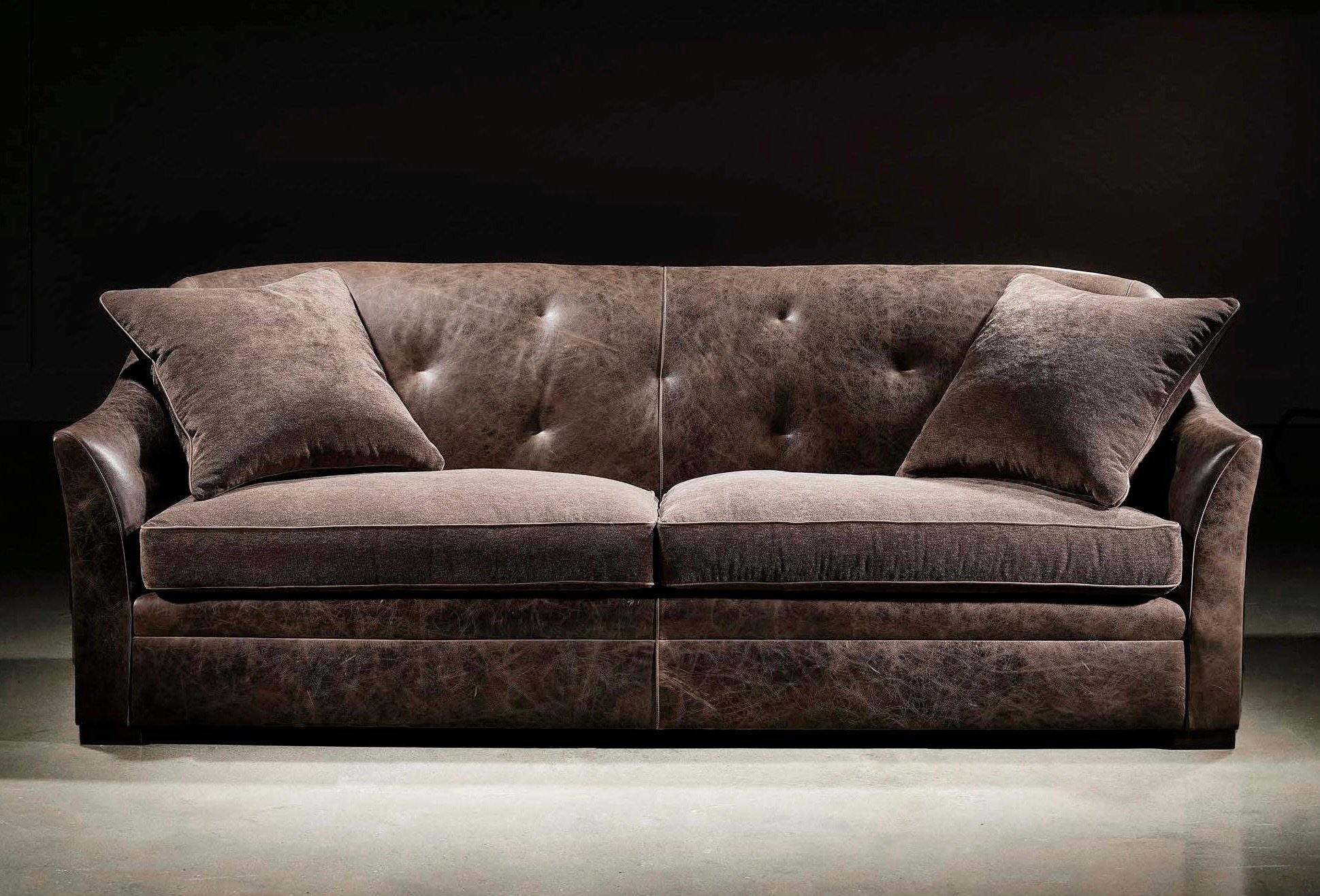 Brixton Sofa 4857LO. 